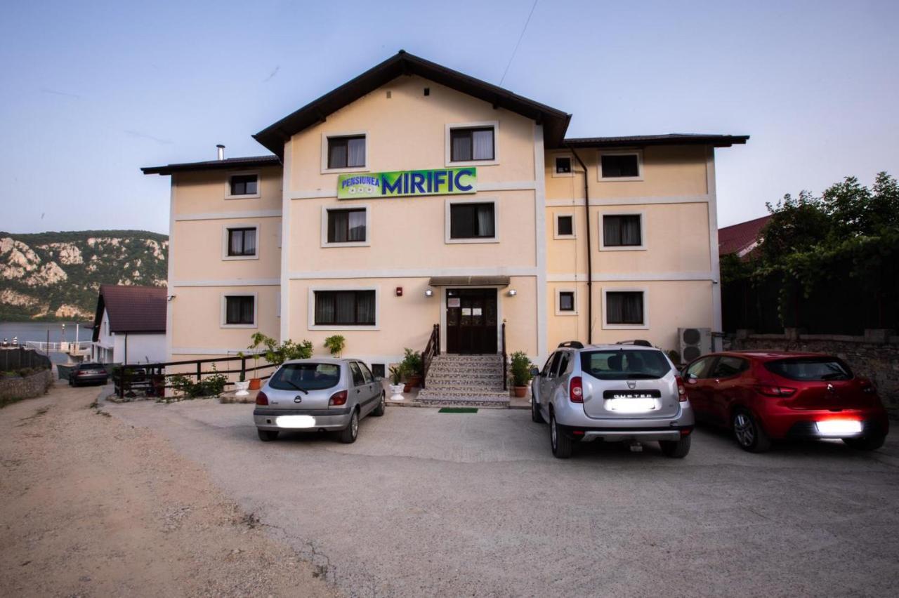 Pensiunea Mirific Dubová Exteriér fotografie