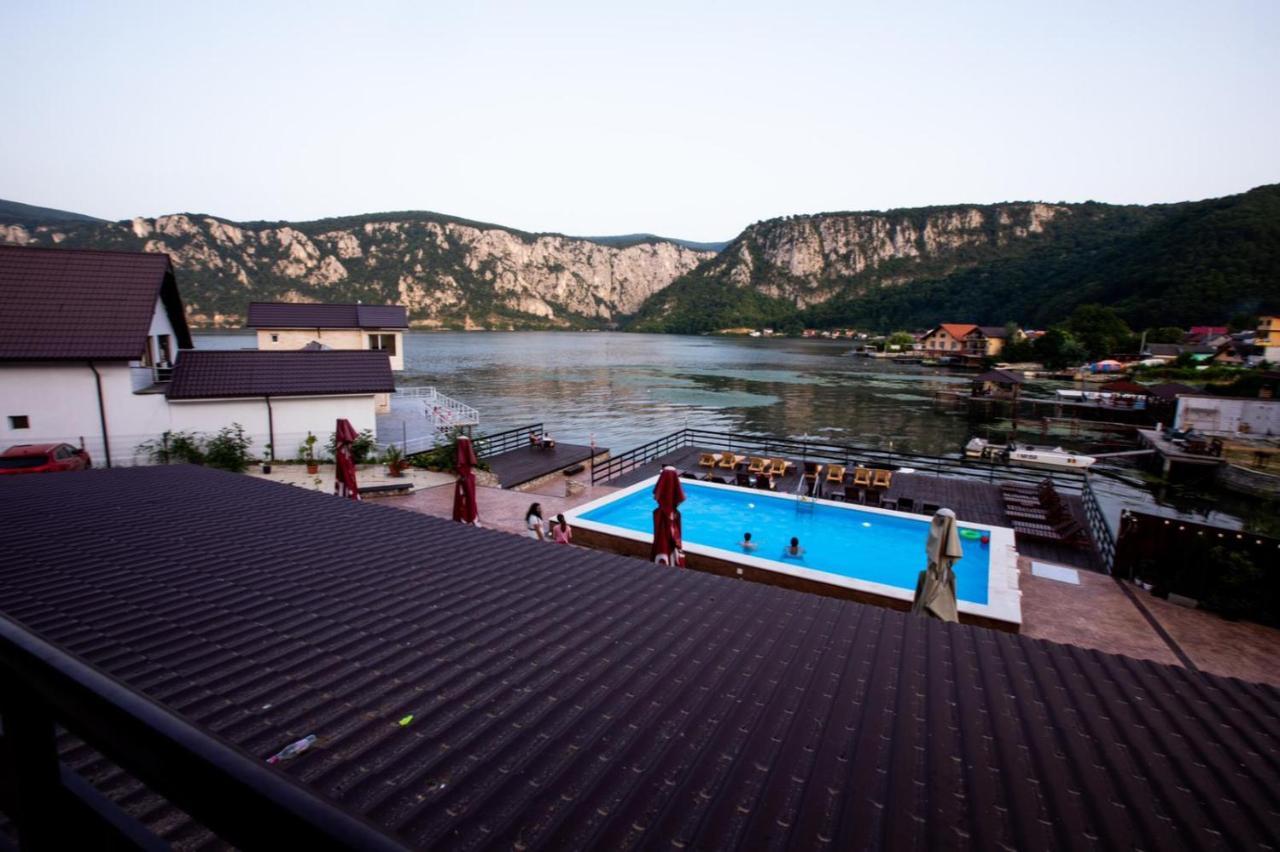 Pensiunea Mirific Dubová Exteriér fotografie